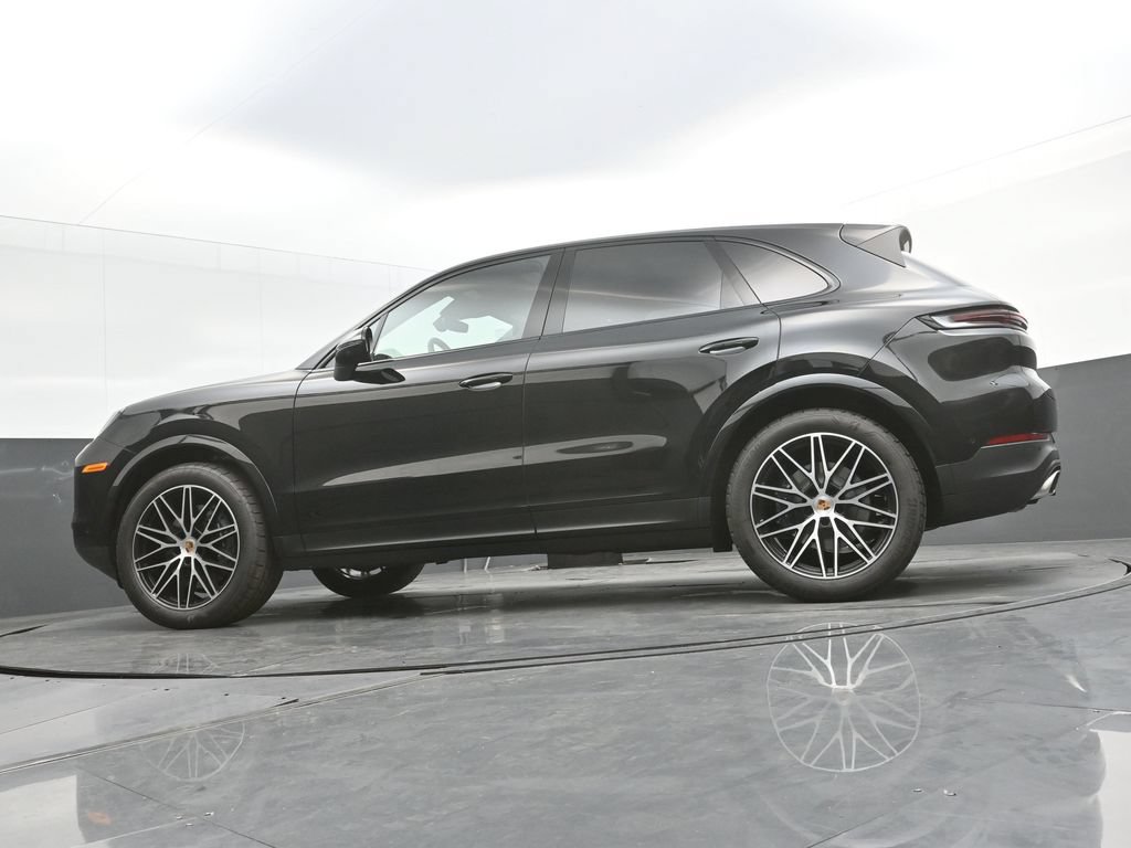 Certified 2026 Porsche Cayenne AWD/4WD image 35