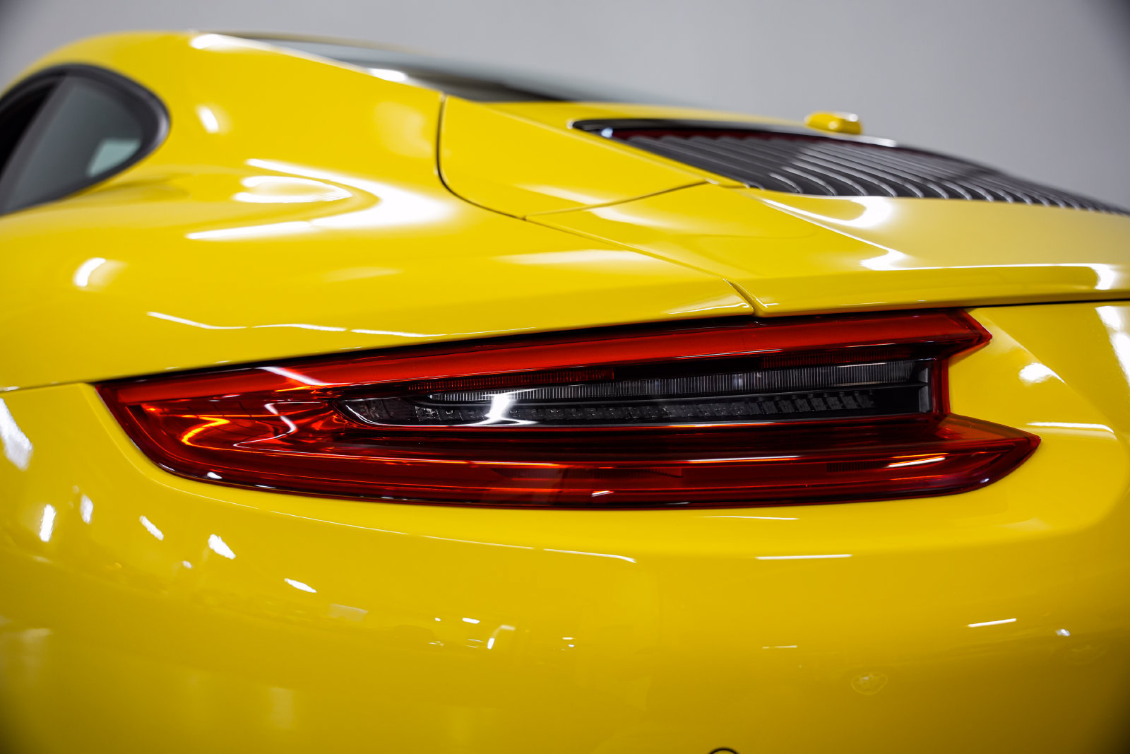 Used 2018 Porsche 911 Carrera T RWD image 34