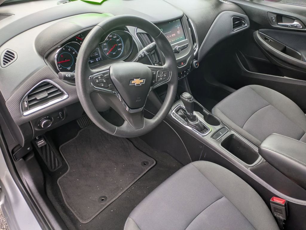 Used 2017 Chevrolet Cruze LT w/ Convenience Package image 11