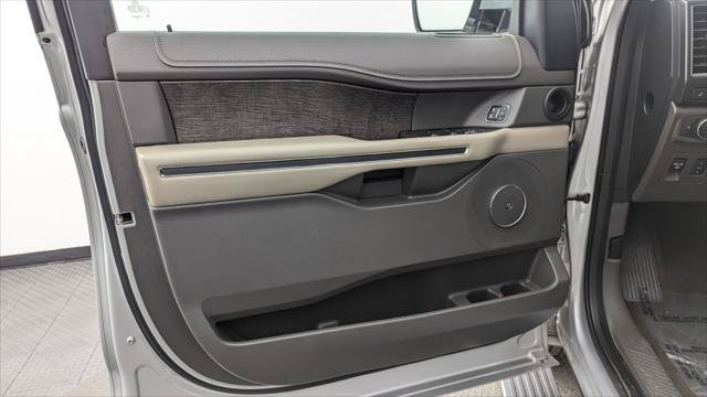 Used 2019 Ford Expedition Max Limited RWD image 13