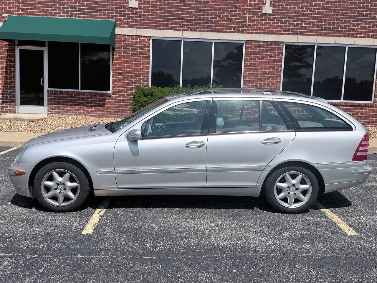 Used 2003 Mercedes-Benz C 320 Wagon image 2