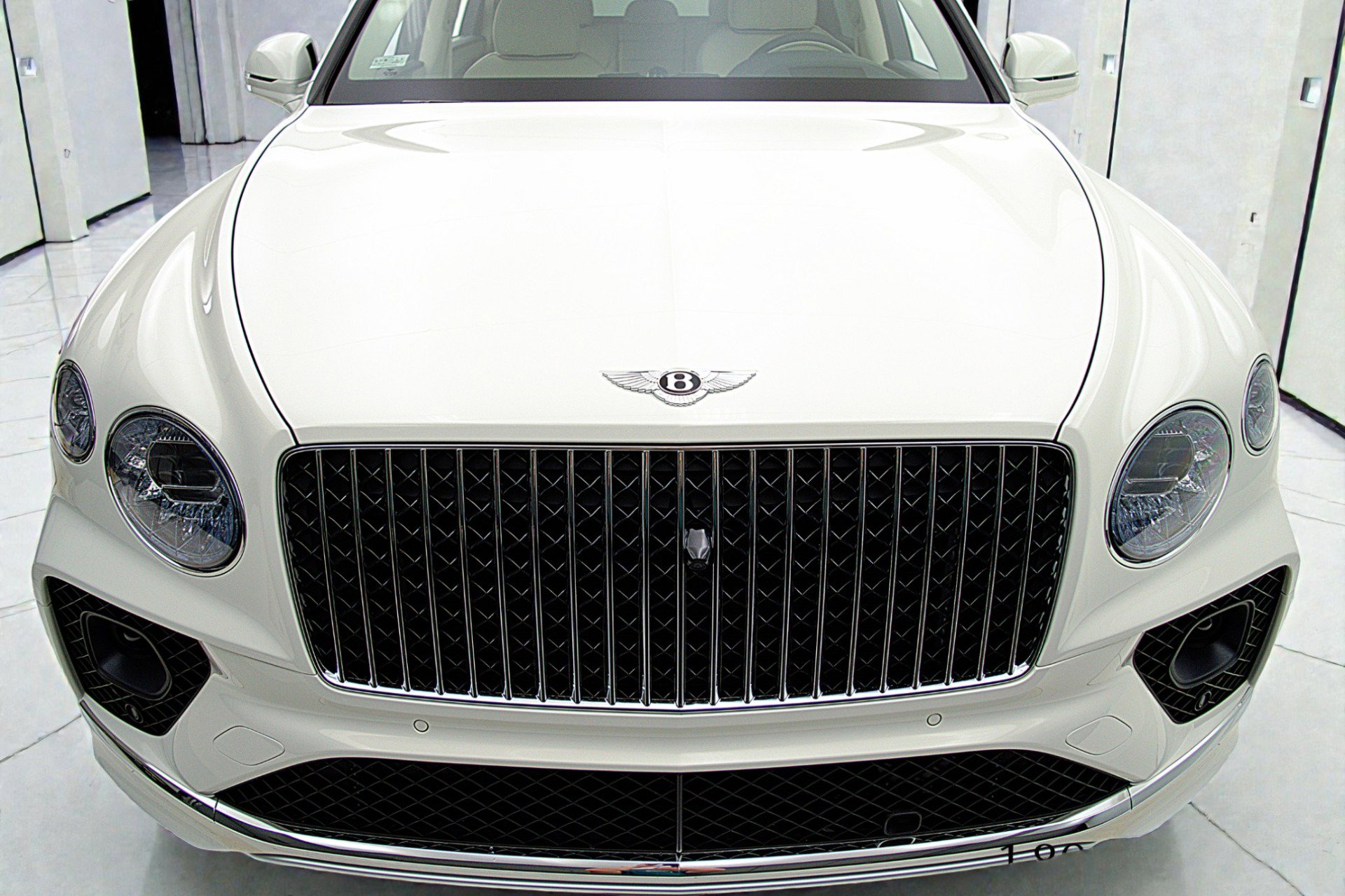 Used 2023 Bentley Bentayga Extended Wheelbase image 8