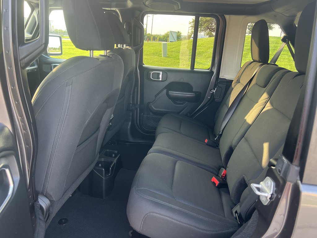 Used 2018 Jeep Wrangler Unlimited Sport S image 20