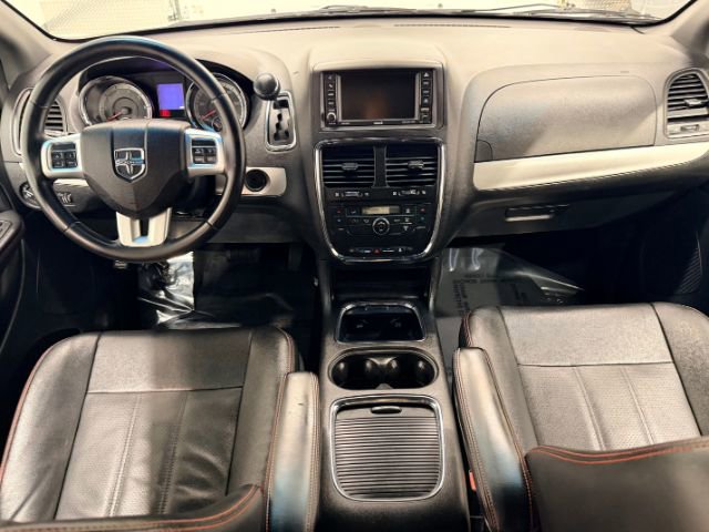 Used 2016 Dodge Grand Caravan R/T image 19