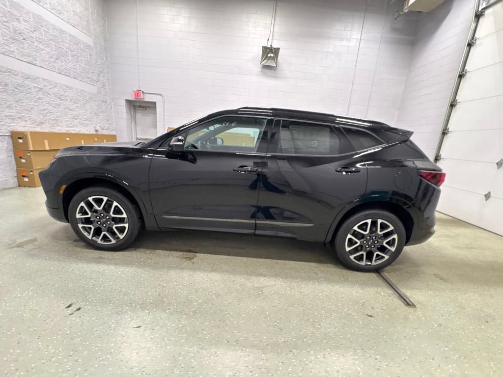 New 2026 Chevrolet Blazer RS w/ LPO, Floor Liner Package AWD/4WD image 7