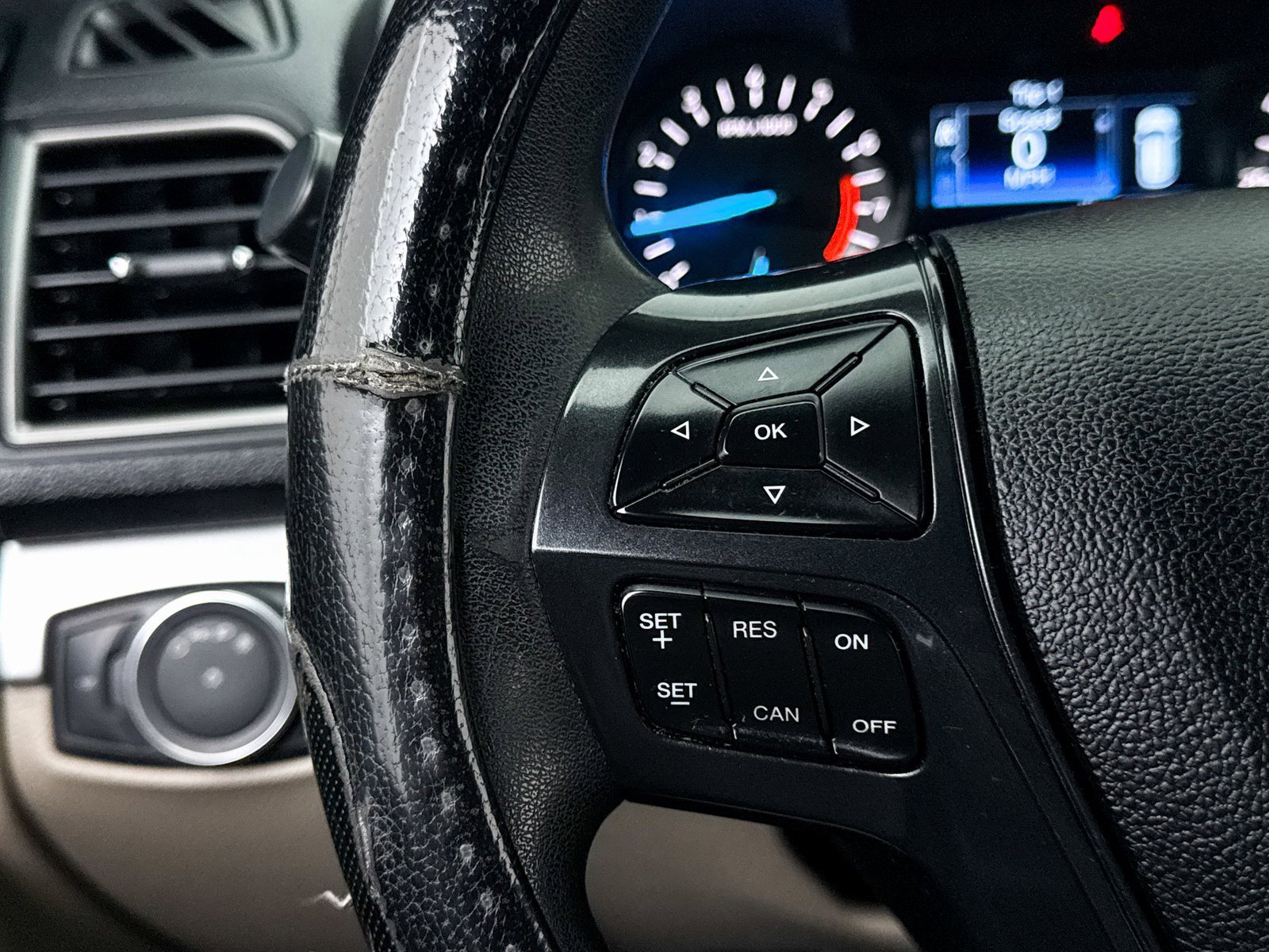 Used 2018 Ford Explorer 4WD image 19