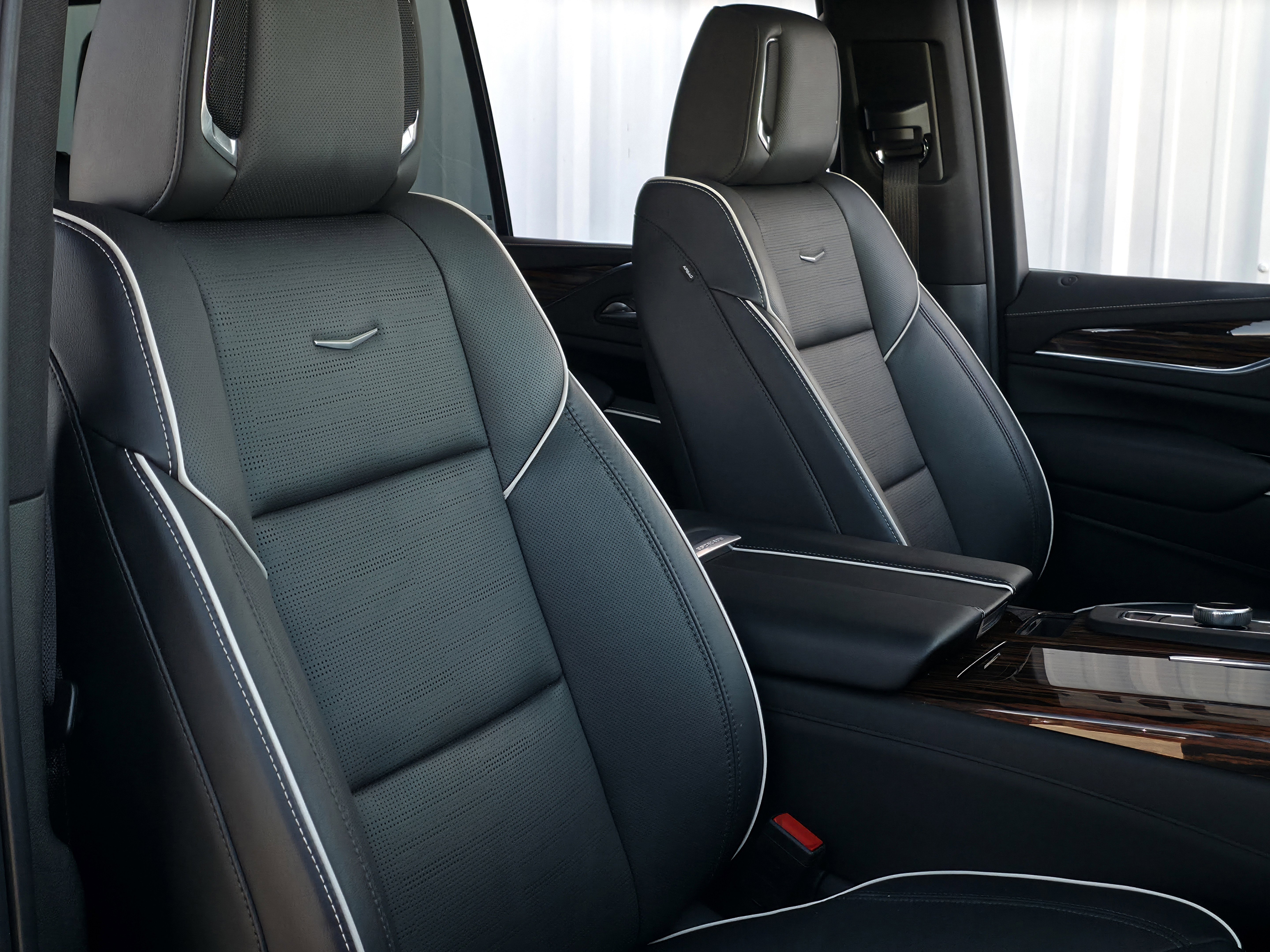 Used 2021 Cadillac Escalade Premium Luxury w/ Driver Assist Tech Package image 44