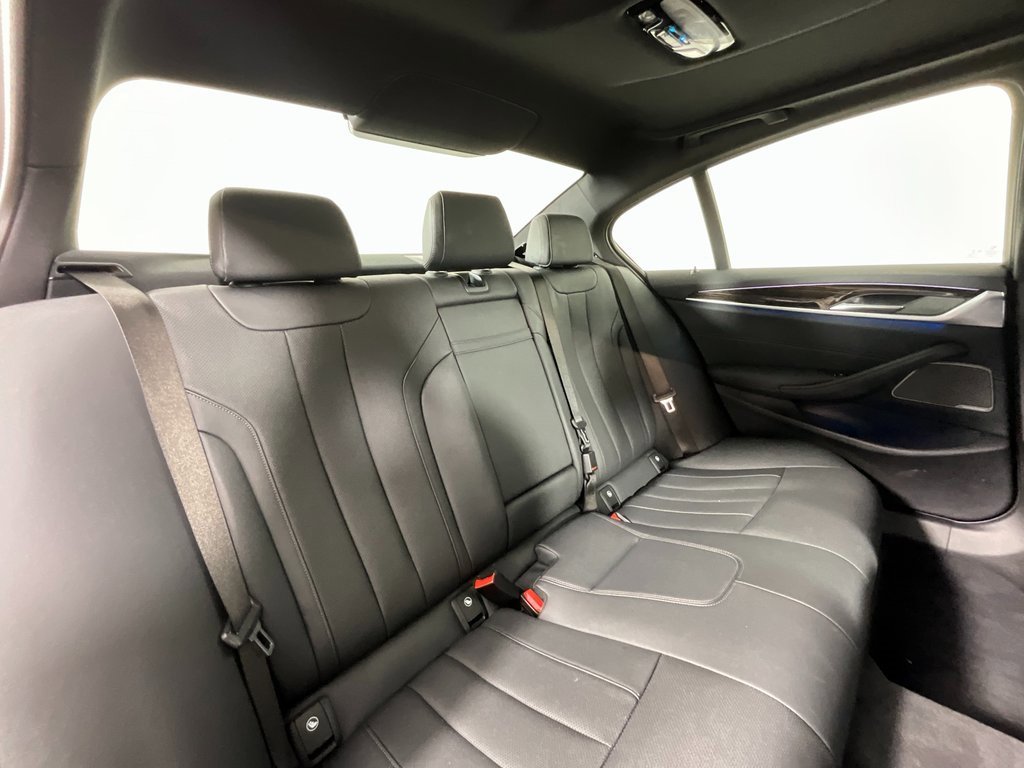 Used 2023 BMW 530e image 22