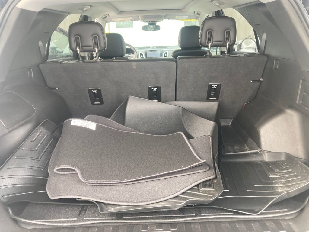 Used 2018 Chevrolet Equinox Premier image 30