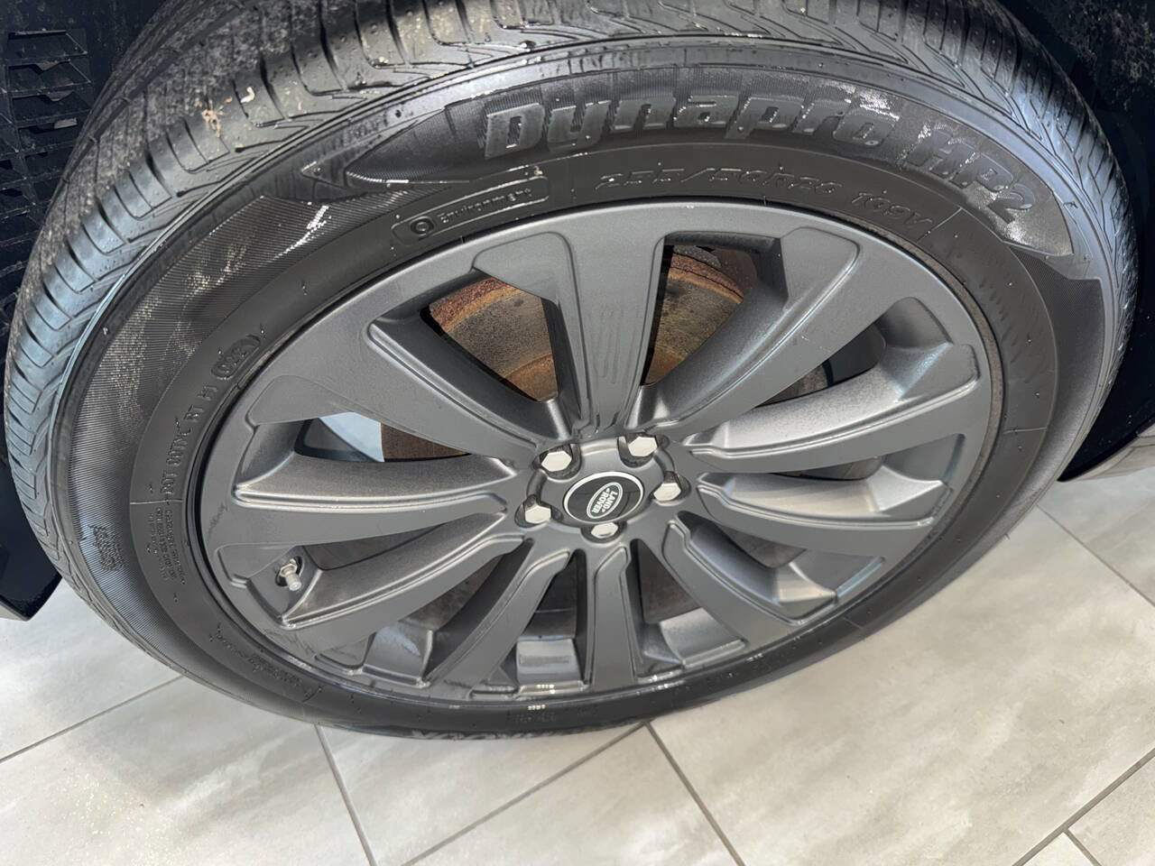 Used 2019 Land Rover Range Rover Velar R-Dynamic SE image 11