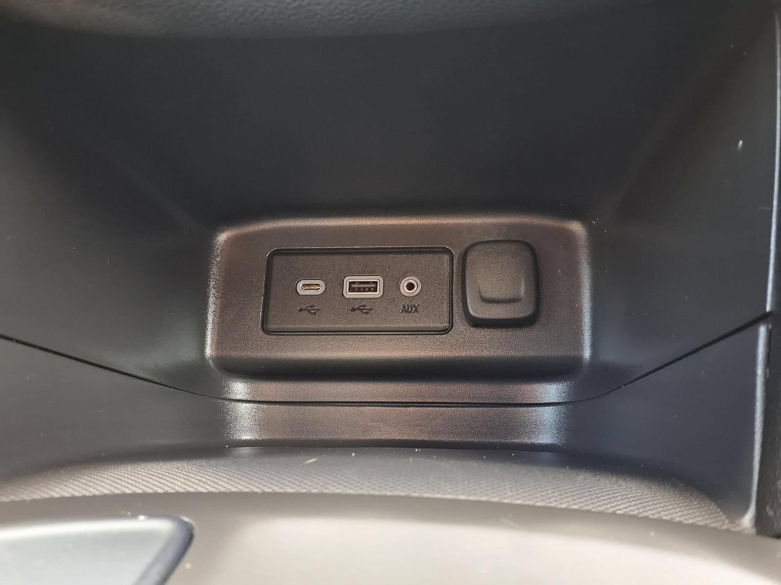 Used 2023 Chevrolet Equinox LT FWD image 12