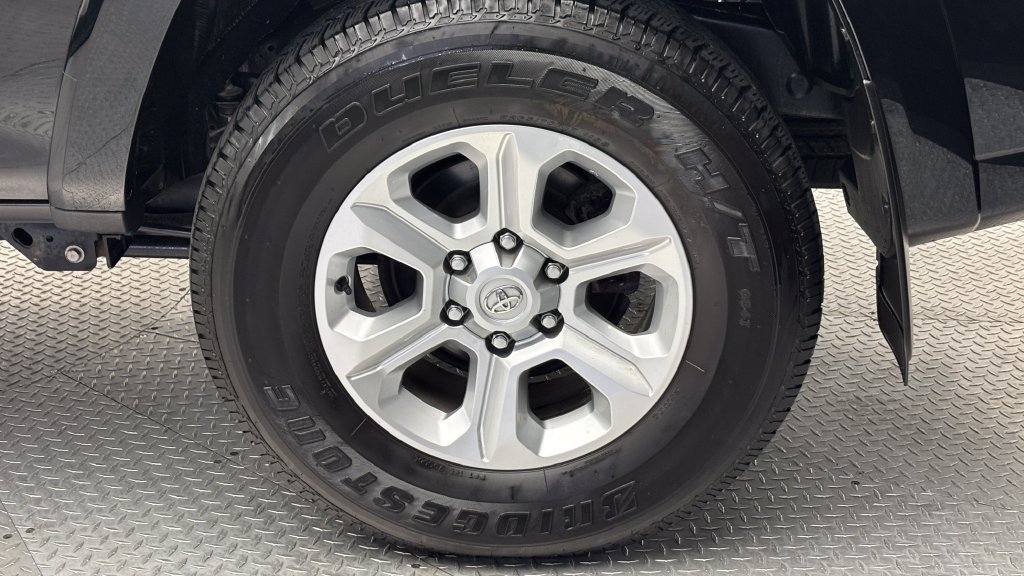 Used 2023 Toyota 4Runner SR5 Premium w/ Moonroof Package AWD/4WD image 6