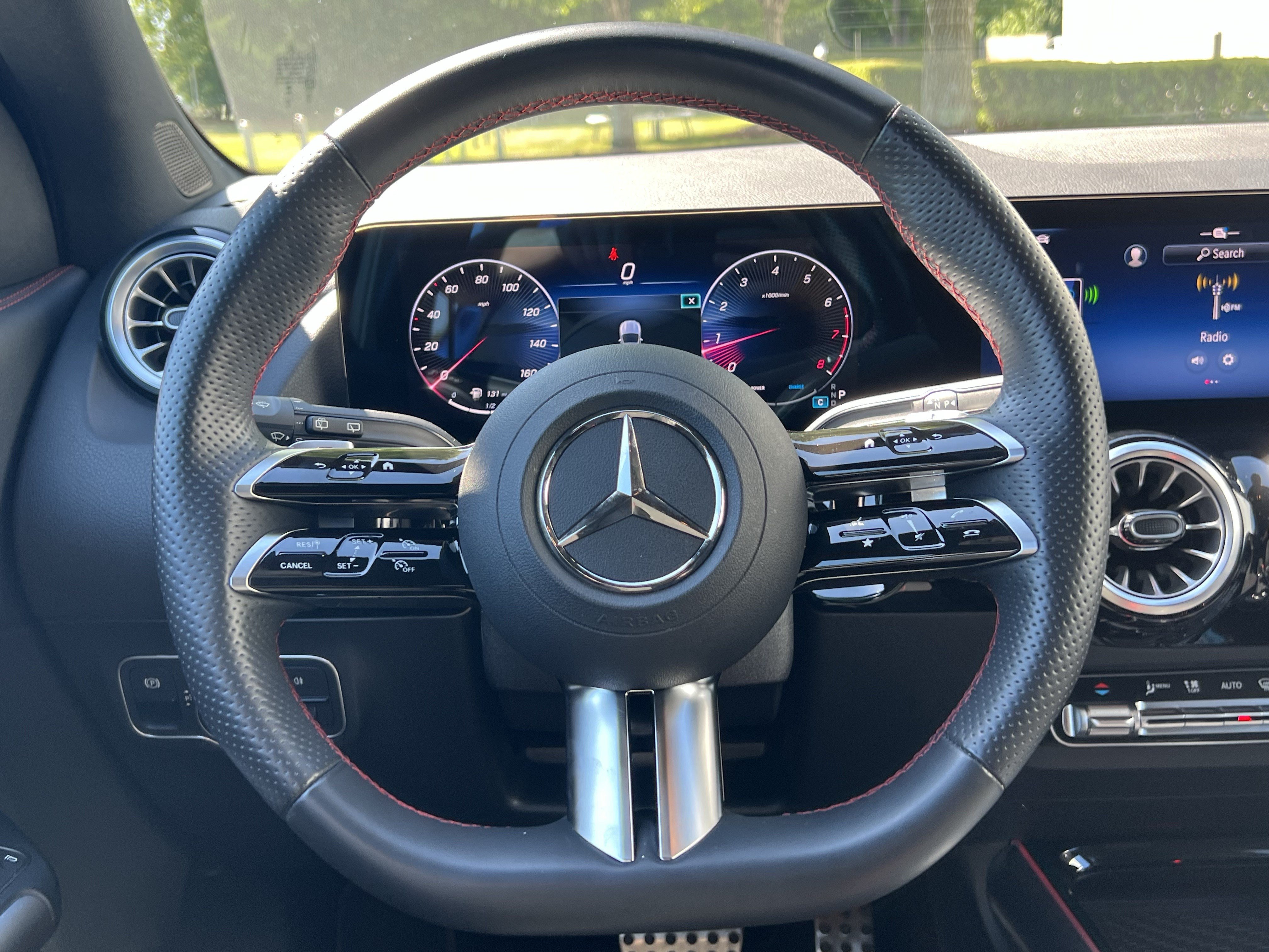 Certified 2025 Mercedes-Benz GLA 250 w/ AMG Night Package image 18