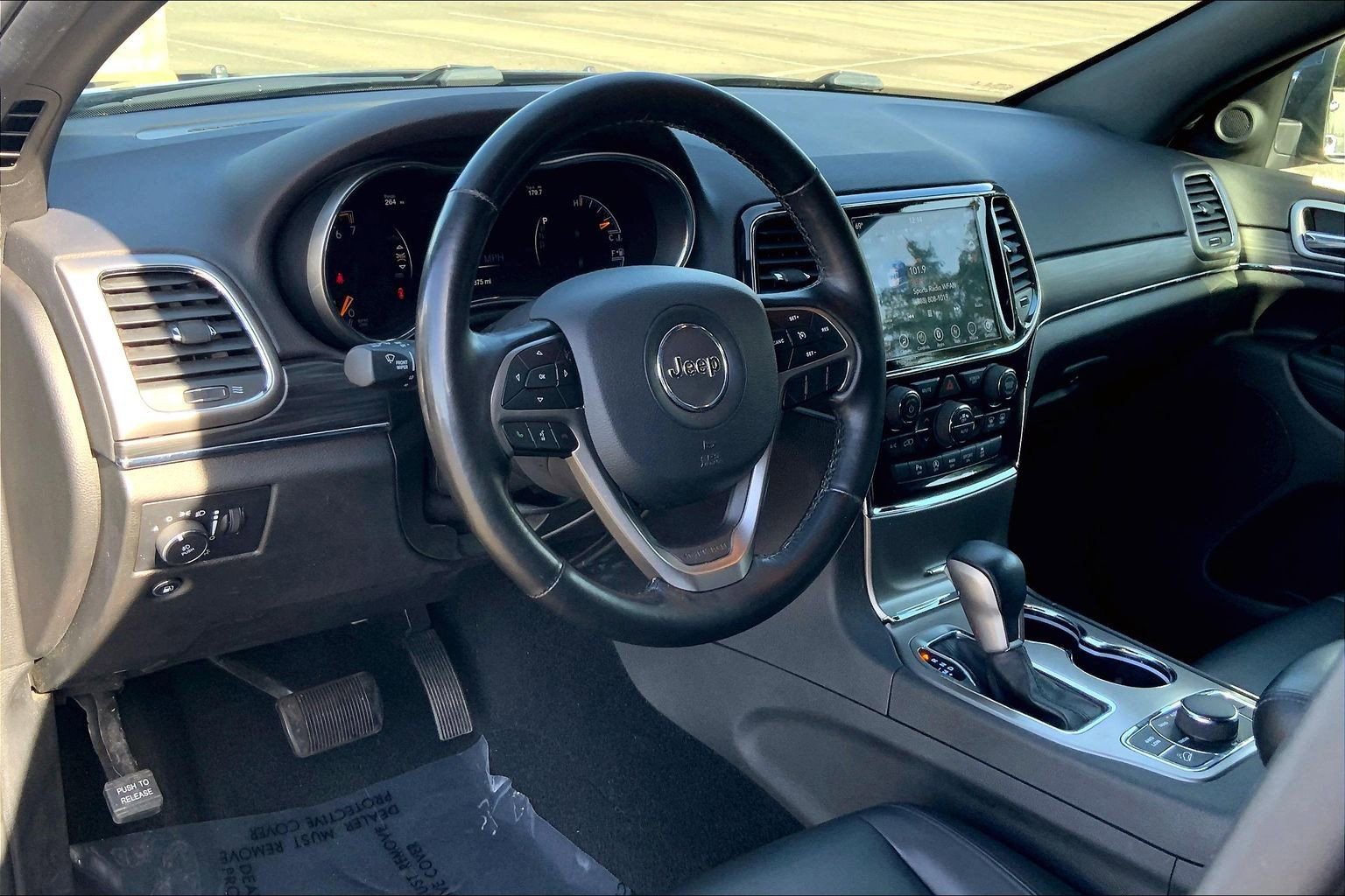 Used 2021 Jeep Grand Cherokee Limited w/ Trailer Tow Group IV image 16