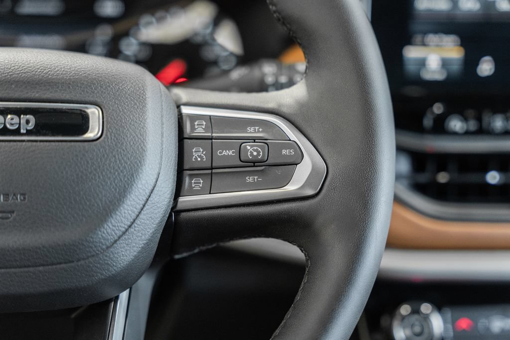 Certified 2025 Jeep Compass Limited AWD/4WD image 31