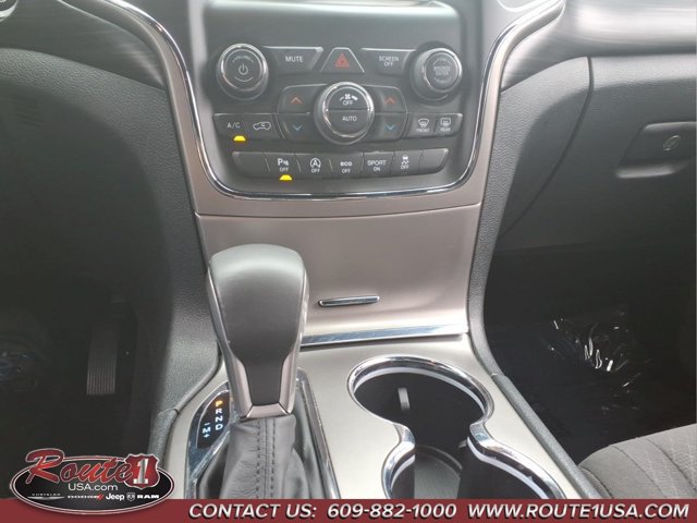 Used 2019 Jeep Grand Cherokee Laredo AWD/4WD image 33