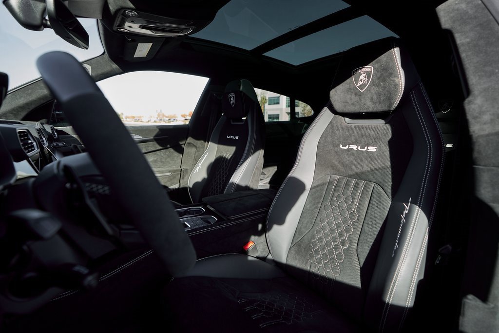 Used 2024 Lamborghini Urus Performante image 49