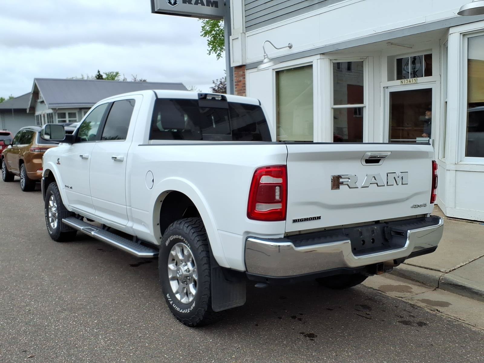 Used 2022 RAM 3500 Laramie AWD/4WD image 8