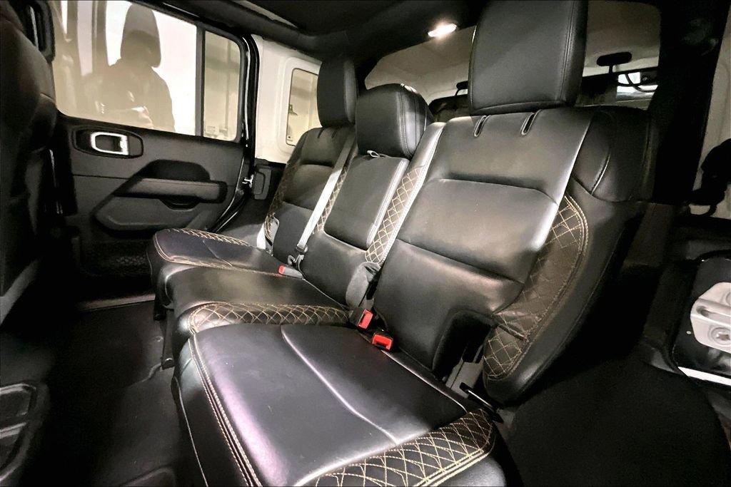 Used 2020 Jeep Wrangler Unlimited Sahara image 36