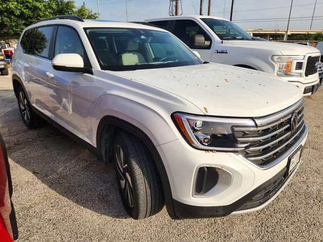 Used 2024 Volkswagen Atlas SE w/ Panoramic Sunroof Package FWD image 1
