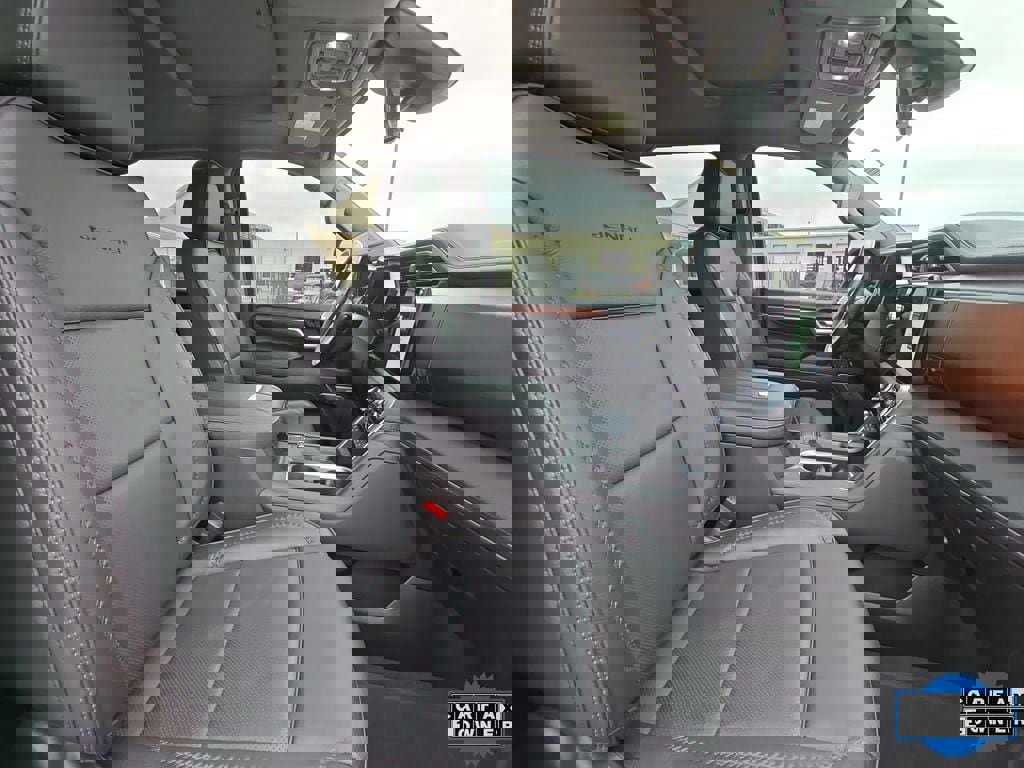 Used 2024 GMC Sierra 3500 Denali w/ Denali Reserve Package image 10