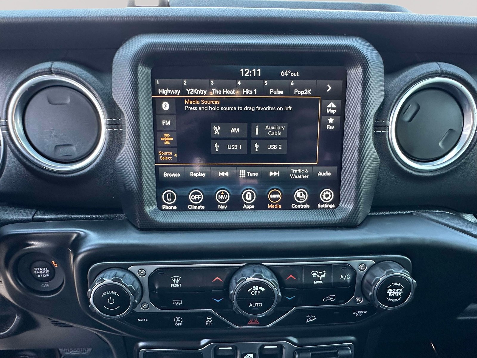 Used 2021 Jeep Wrangler Unlimited Sahara AWD/4WD image 9