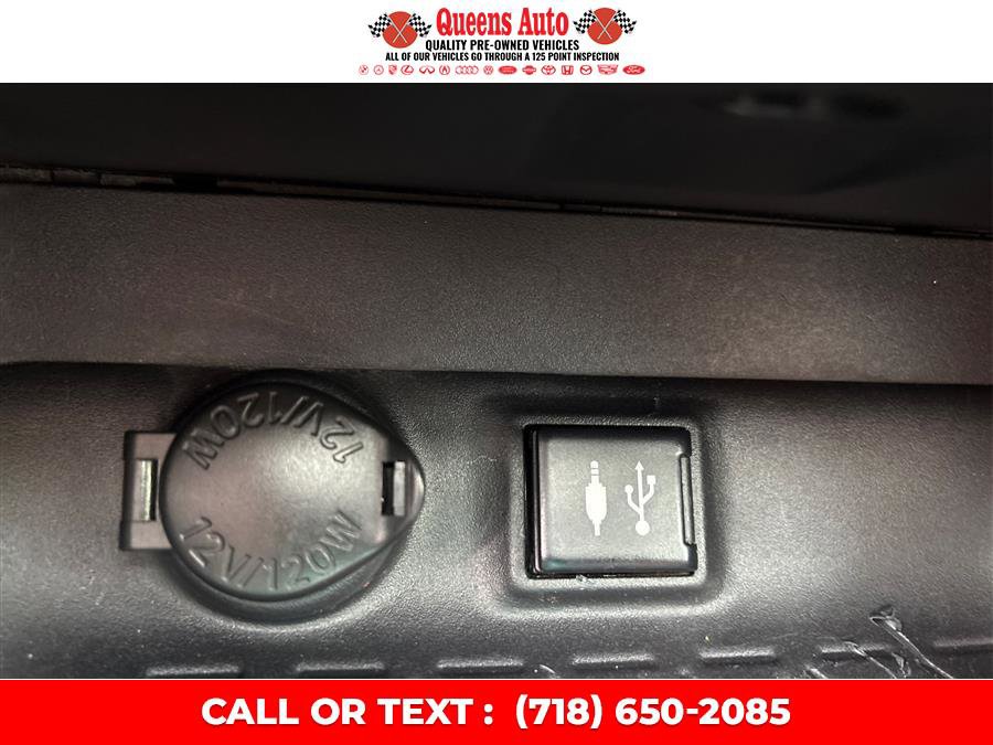 Used 2019 Toyota RAV4 XLE w/ All Weather Liner Package AWD/4WD image 46