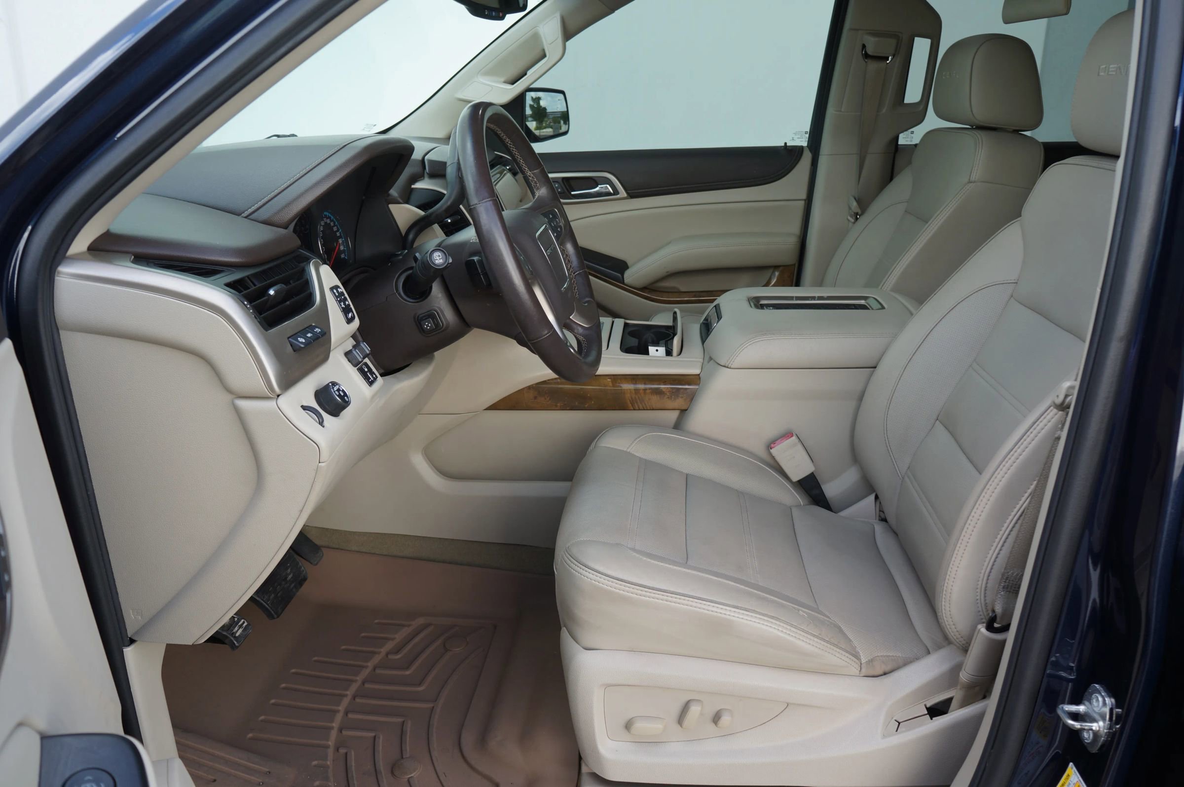 Used 2017 GMC Yukon Denali w/ Open Road Package image 27