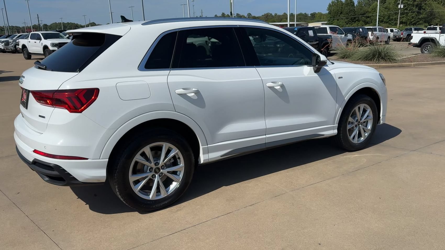 Used 2025 Audi Q3 2.0T Premium AWD/4WD image 8