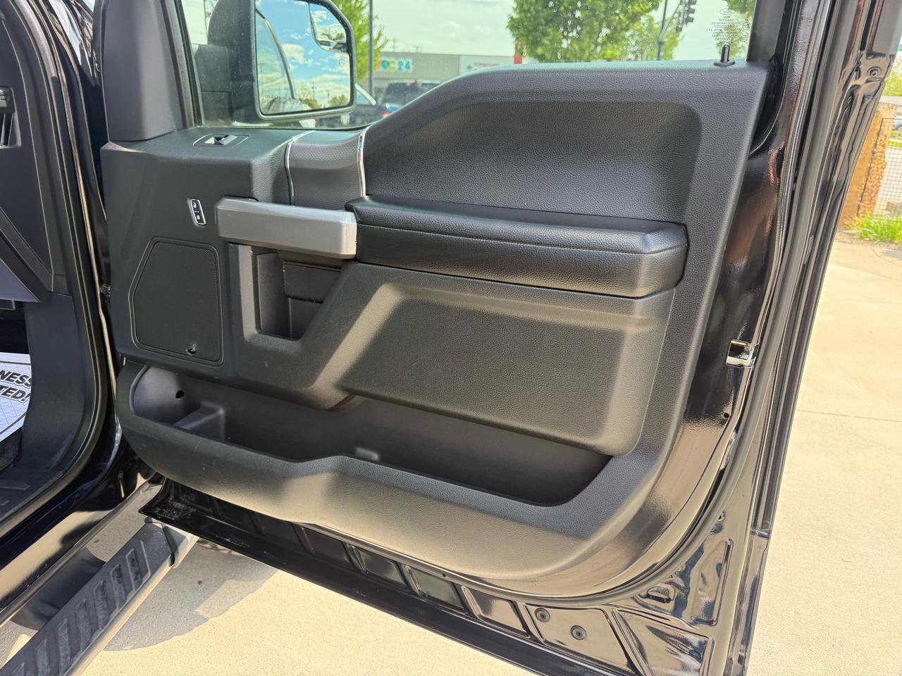 Used 2016 Ford F150 XLT w/ Equipment Group 302A Luxury AWD/4WD image 17