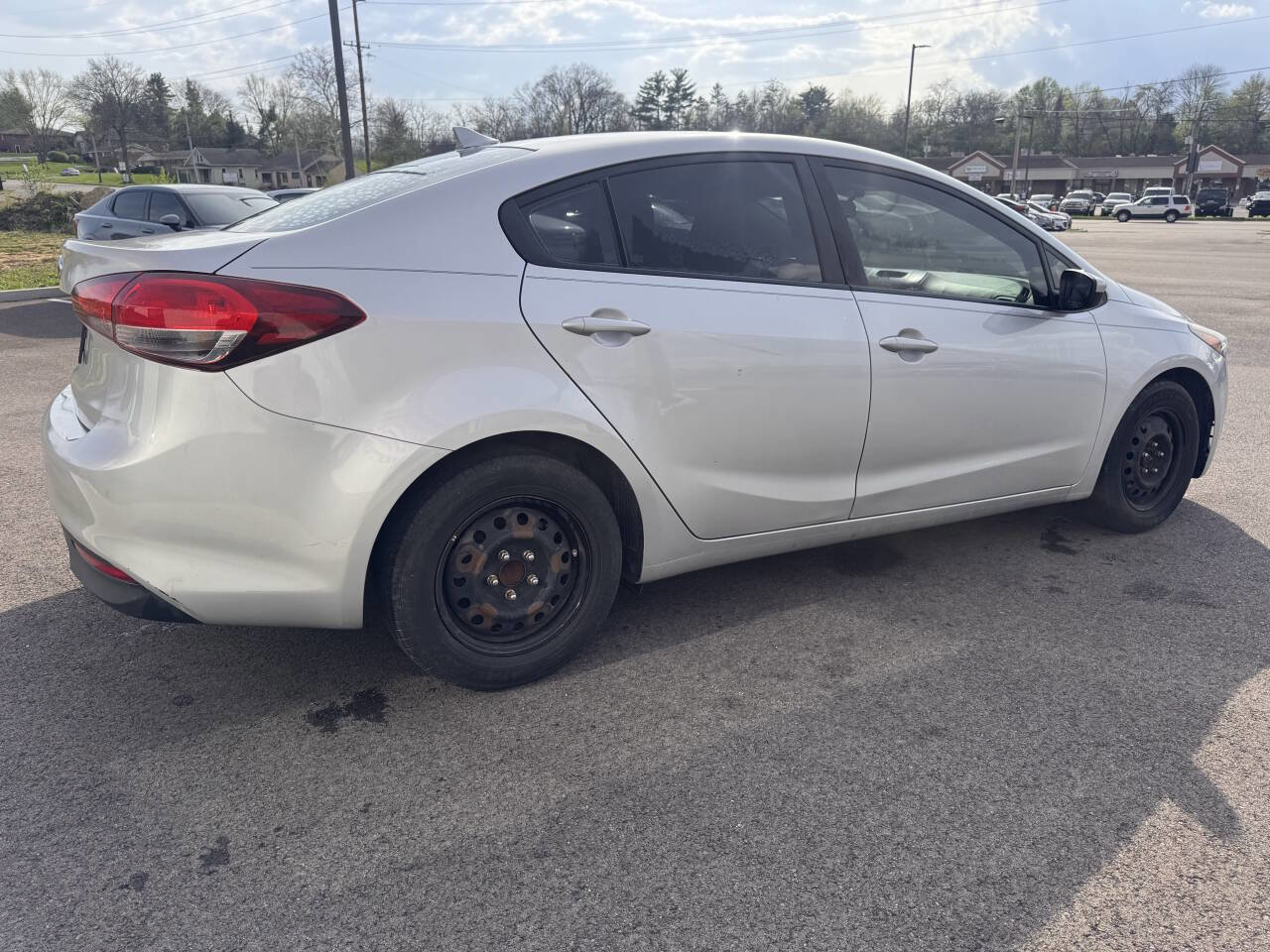 Used 2017 Kia Forte LX image 7