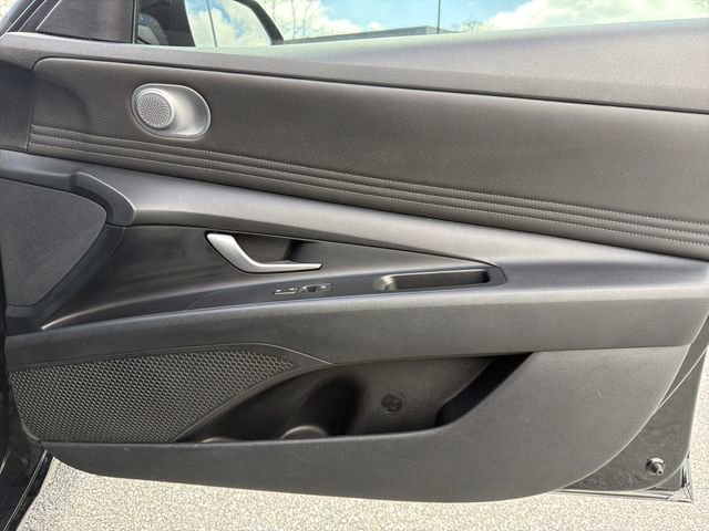 Used 2021 Hyundai Elantra SEL w/ Convenience Package image 14