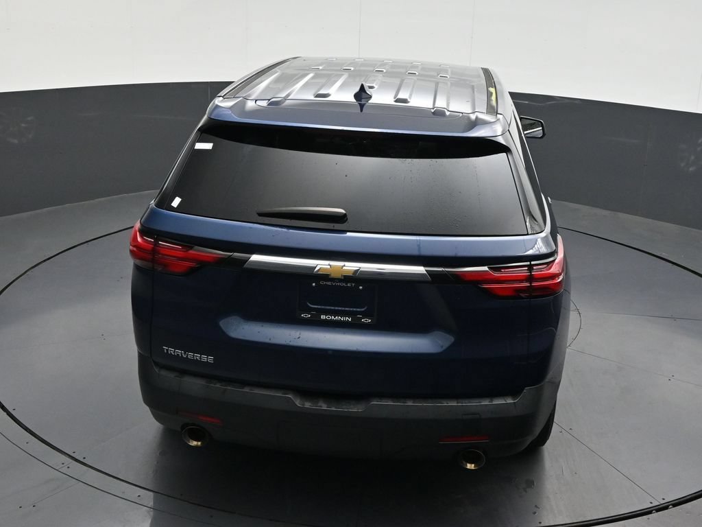 Used 2022 Chevrolet Traverse LS FWD image 18
