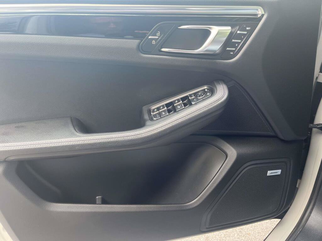 Used 2019 Porsche Macan AWD/4WD image 29