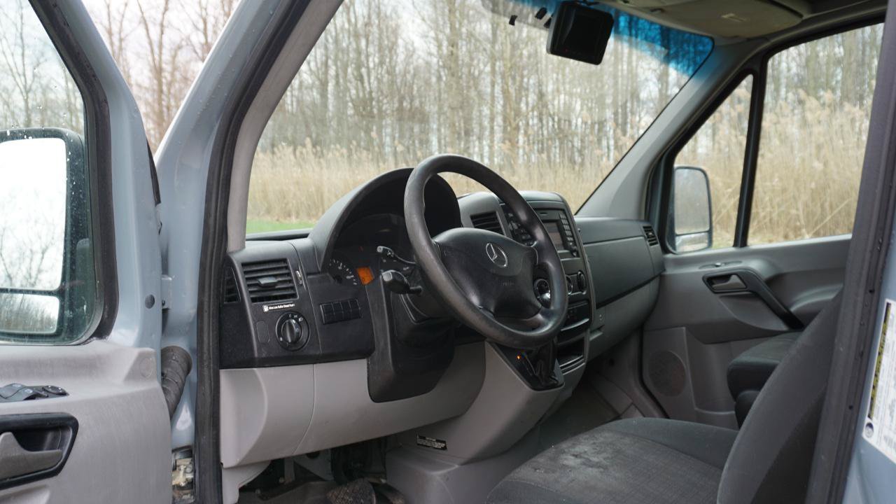 Used 2016 Mercedes-Benz Sprinter 2500 image 13