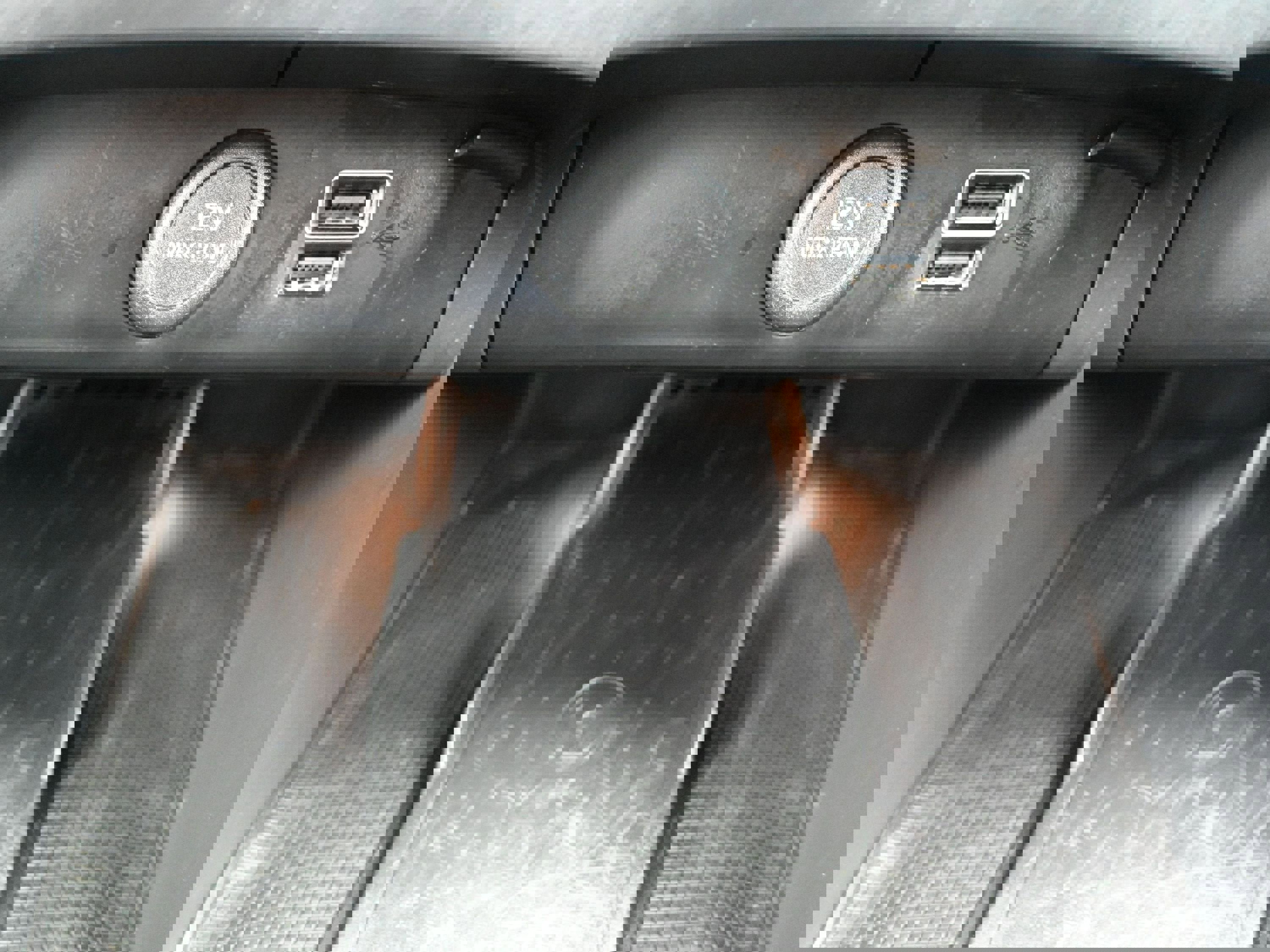 Used 2022 Volvo XC40 T5 R-Design image 73