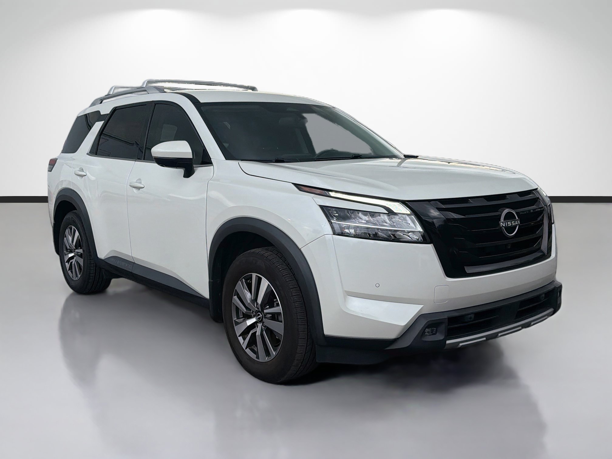 Used 2022 Nissan Pathfinder SL w/ SL Black Package FWD image 7