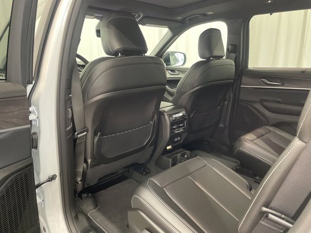 New 2025 Jeep Grand Cherokee L Limited w/ Luxury Tech Group II image 37
