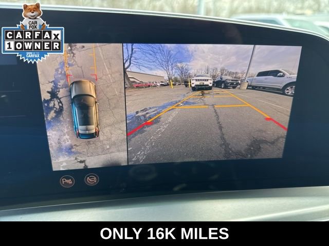 Used 2024 Cadillac Lyriq Sport image 12