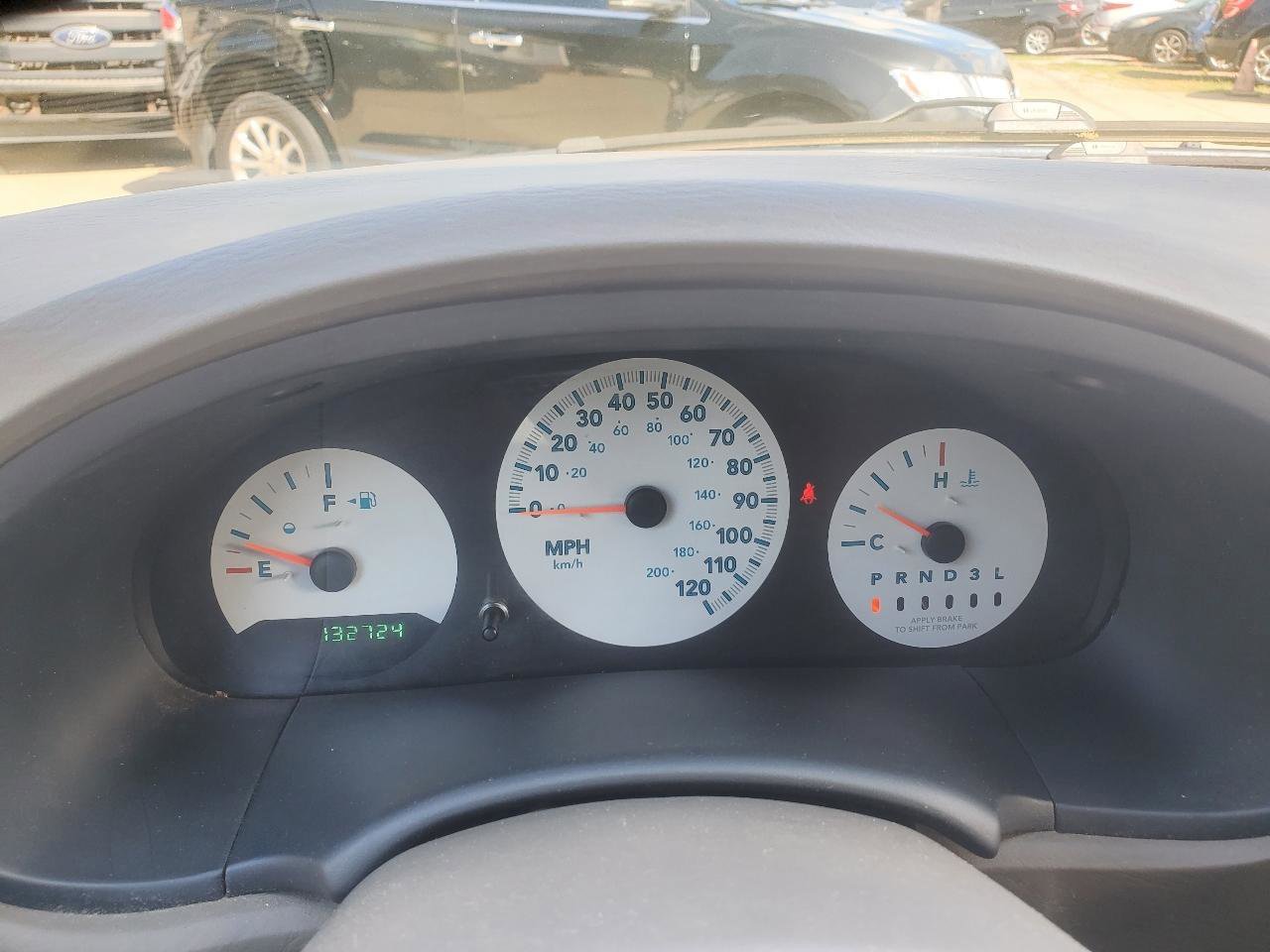 Used 2006 Chrysler Town & Country Limited w/ Popular Equipment Group I FWD image 19