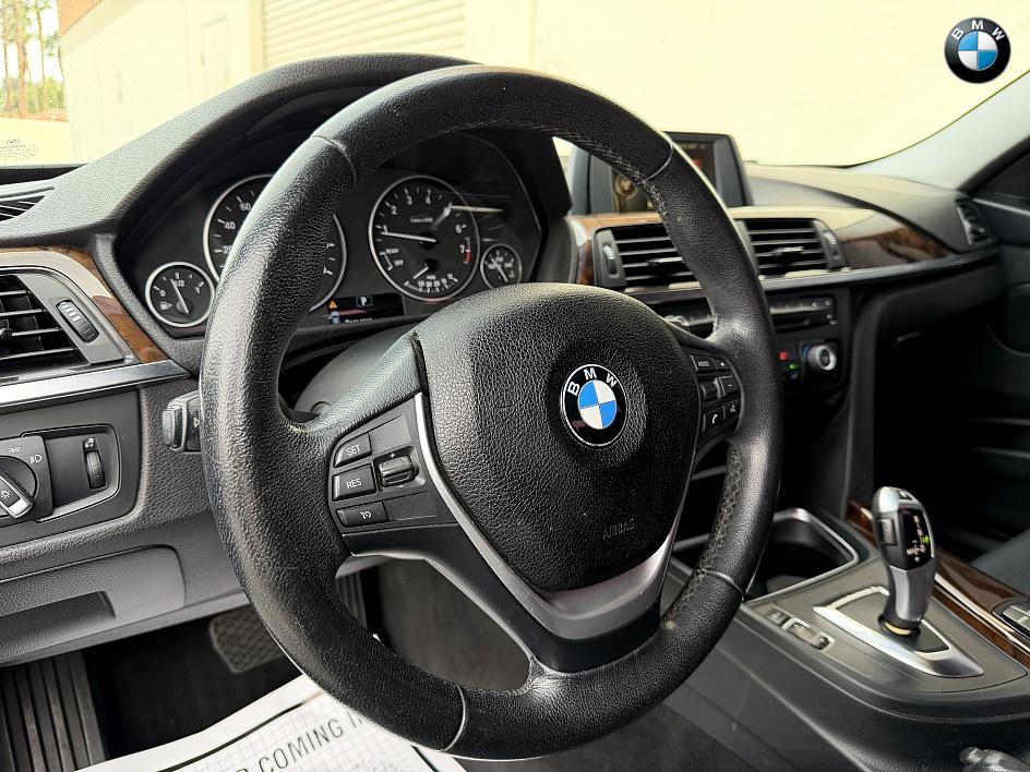 Used 2015 BMW 328i Sedan RWD image 16