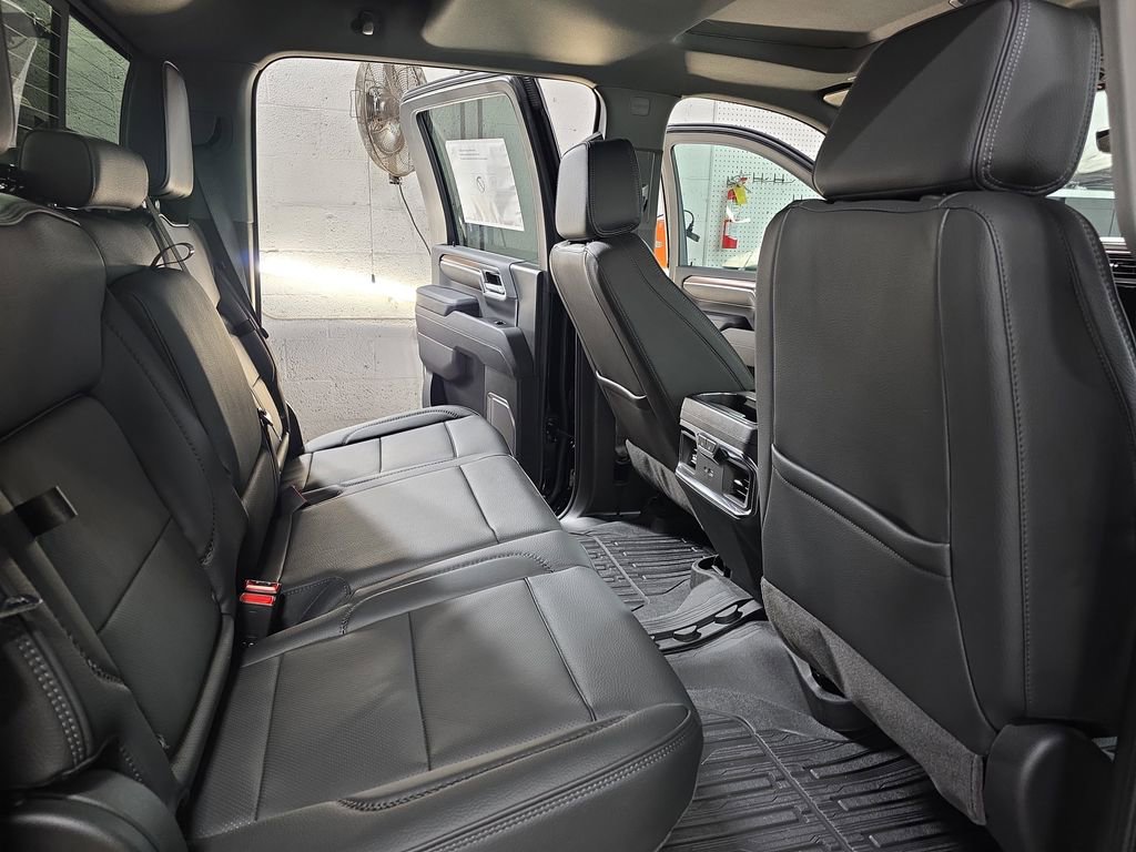New 2026 GMC Sierra 3500 Denali w/ Denali Reserve Package AWD/4WD image 11