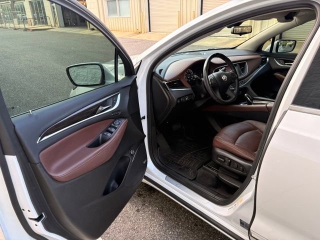 Used 2021 Buick Enclave Avenir w/ Avenir Technology Package FWD image 7
