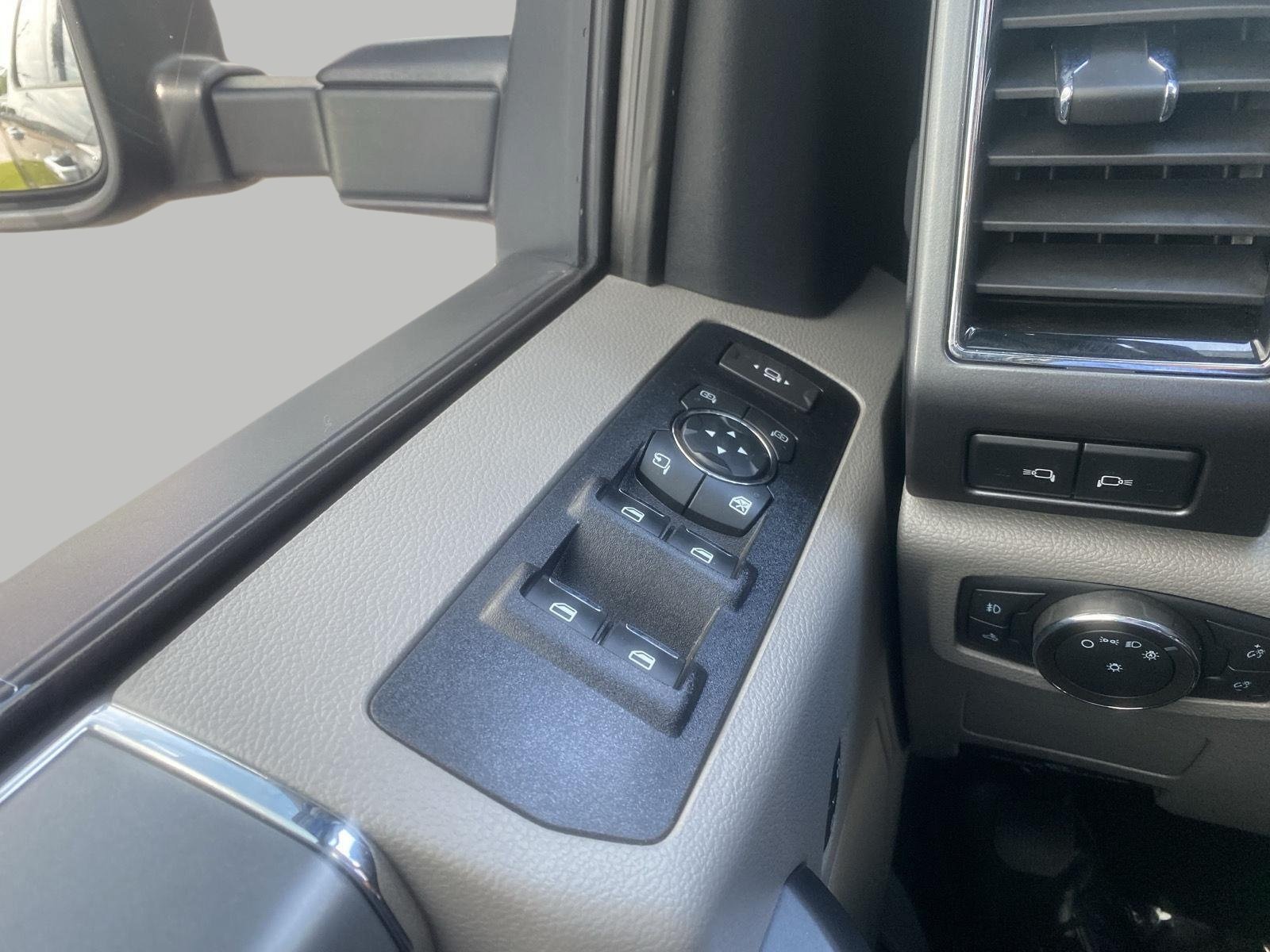 Certified 2022 Ford F250 XLT w/ XLT Premium Package AWD/4WD image 20