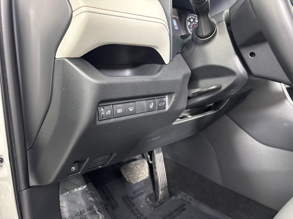 Certified 2022 Toyota RAV4 XLE Premium AWD/4WD image 11