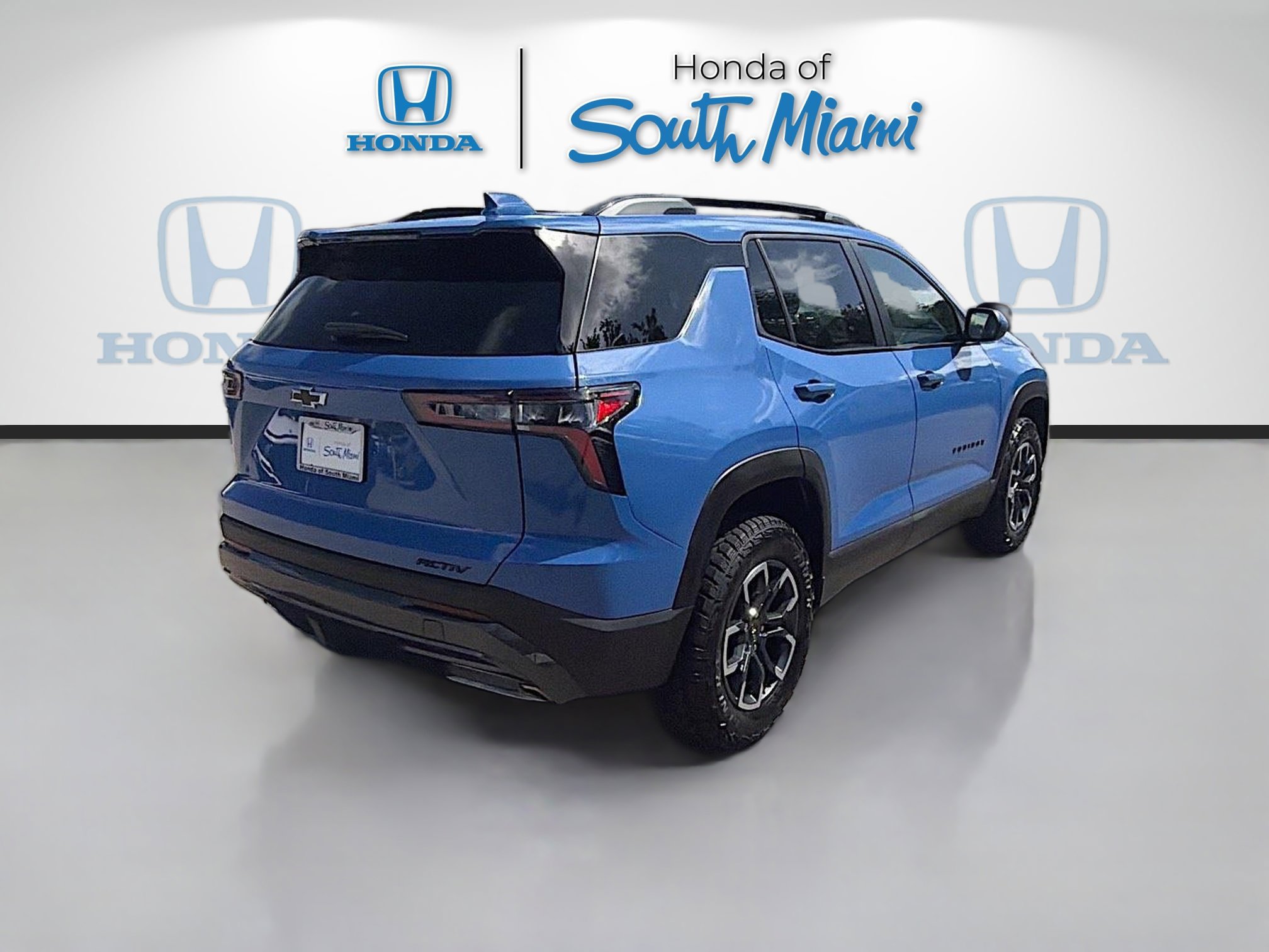 Used 2025 Chevrolet Equinox ACTIV image 7