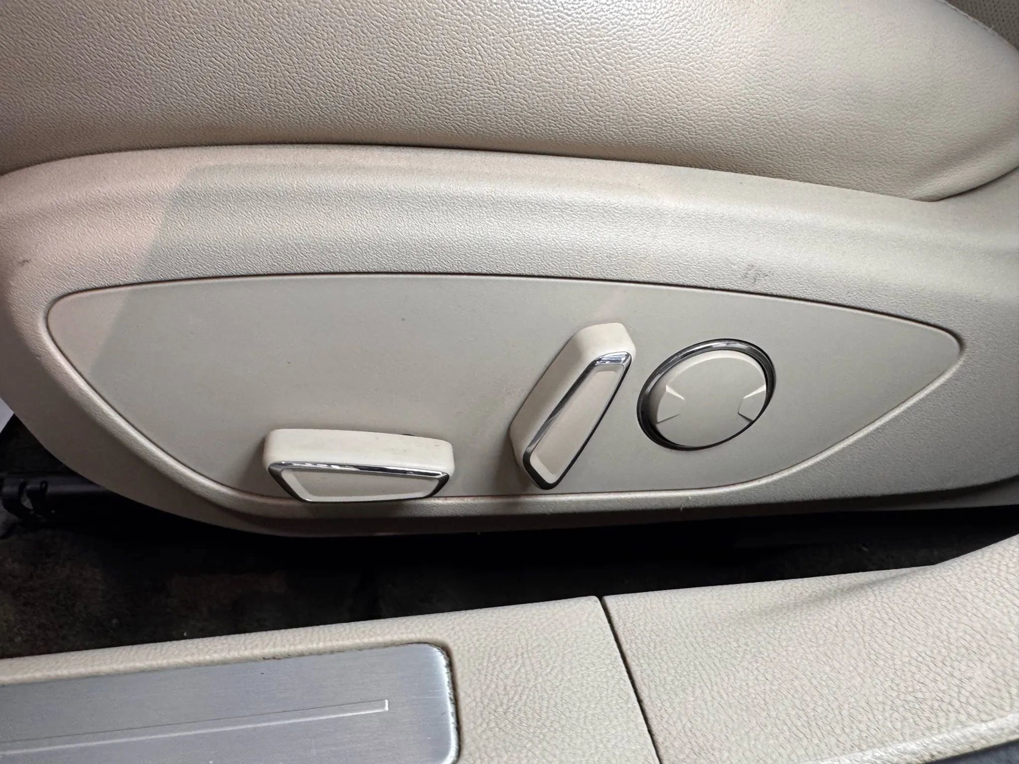 Used 2016 Lincoln MKZ AWD w/ Equipment Group 300A Reserve image 9