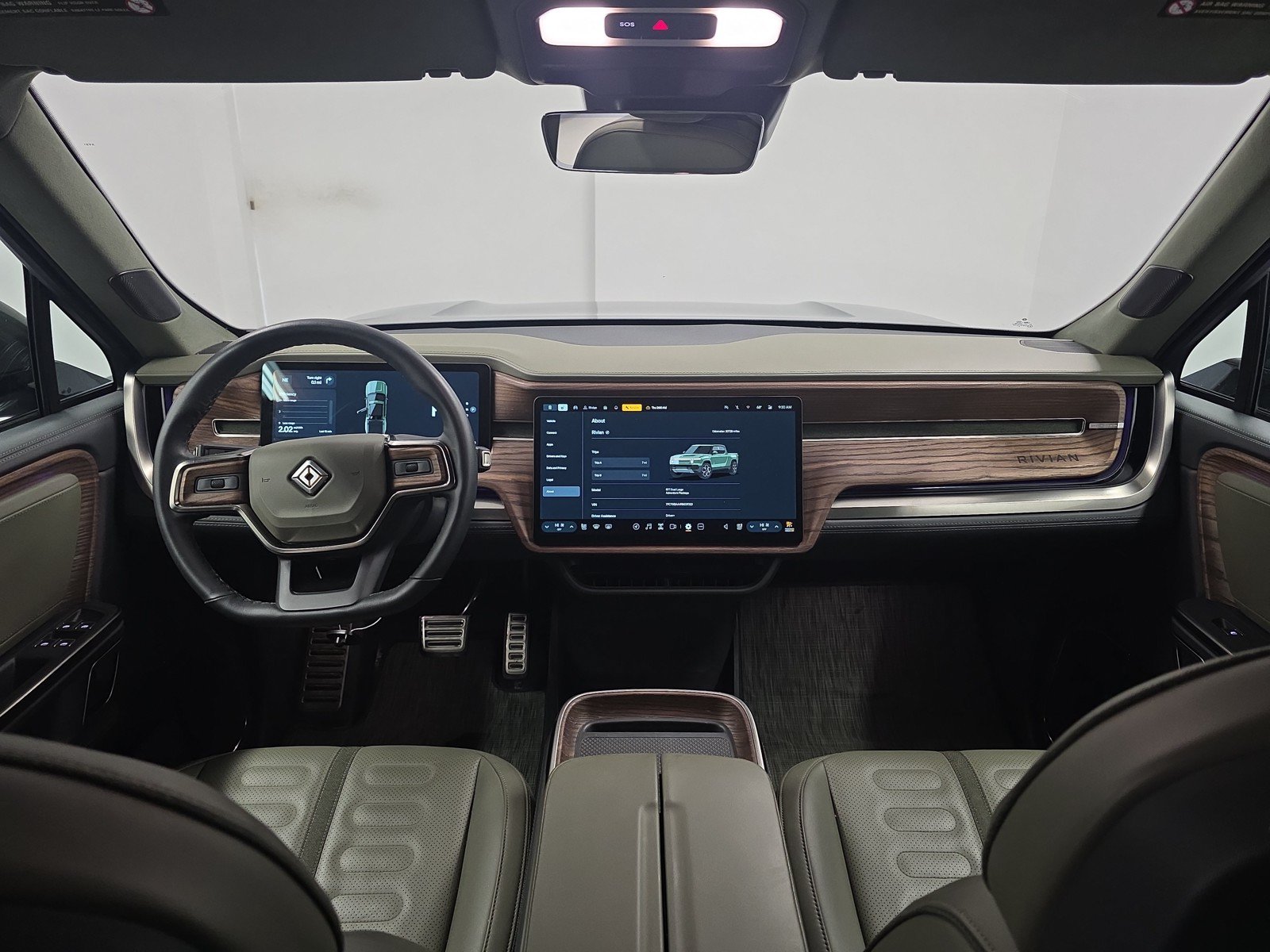 Used 2024 Rivian R1T Adventure AWD/4WD image 25