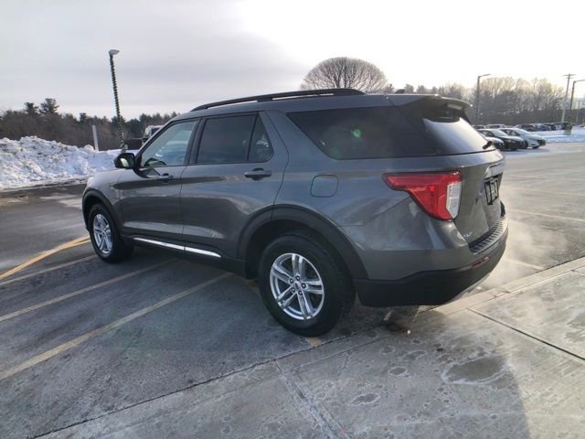 Used 2023 Ford Explorer XLT w/ Equipment Group 202A image 4
