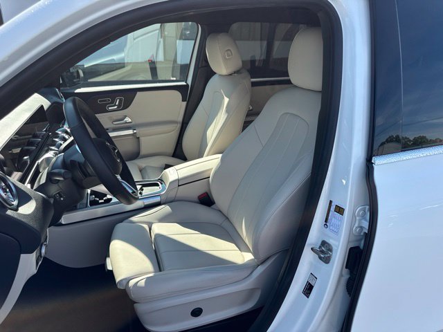 Used 2026 Mercedes-Benz GLB 250 4MATIC image 6